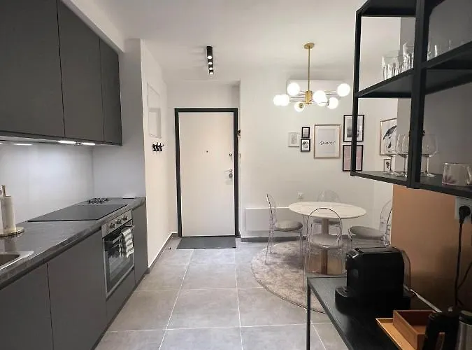 New World Apartment Downtown
