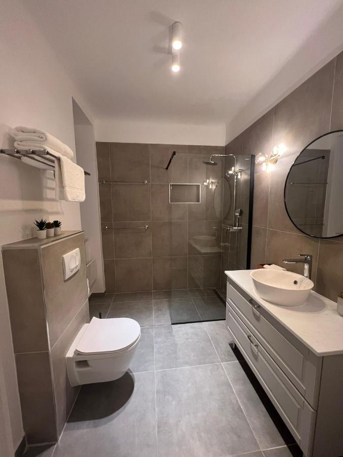 New World Downtown Apartman *